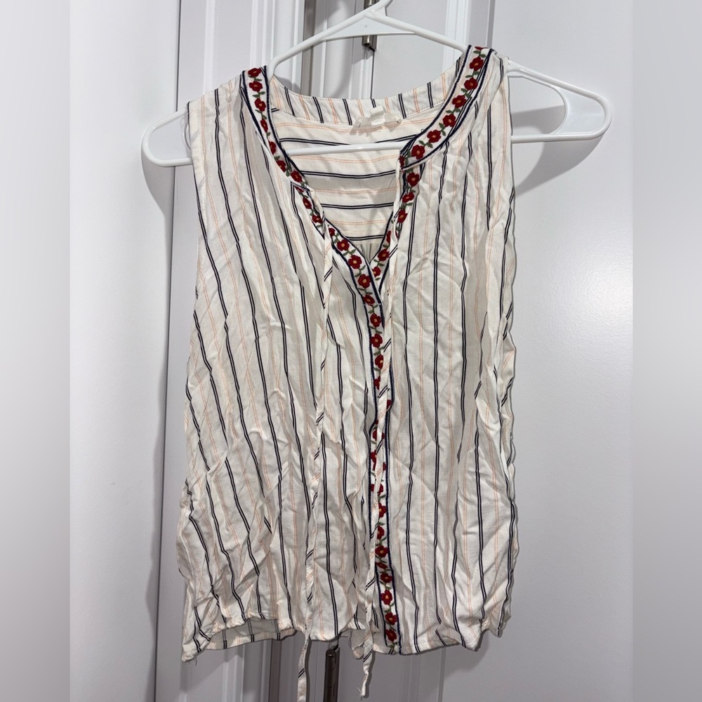 Mine White and Red Sleeveless Embellished Blouse